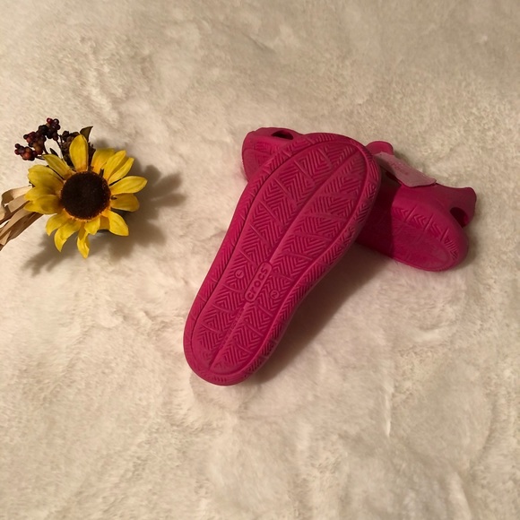 Girls like new pink crocs size 2 - Picture 2 of 2